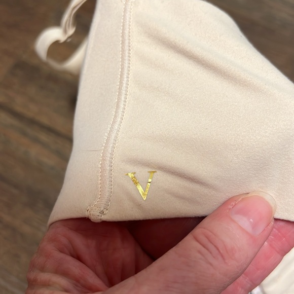 Victoria’s Secret padded no wire bra - Picture 6 of 7